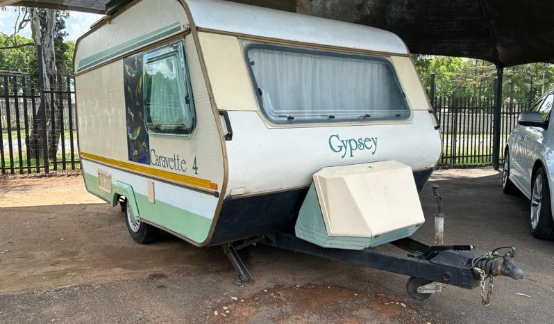 
								1988 Gypsey Caravette 4 Caravan full									