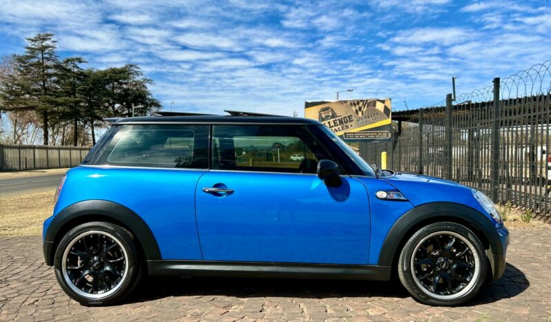 
								2011 MINI Cooper S full									