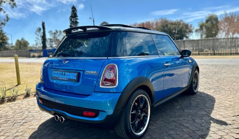 
								2011 MINI Cooper S full									