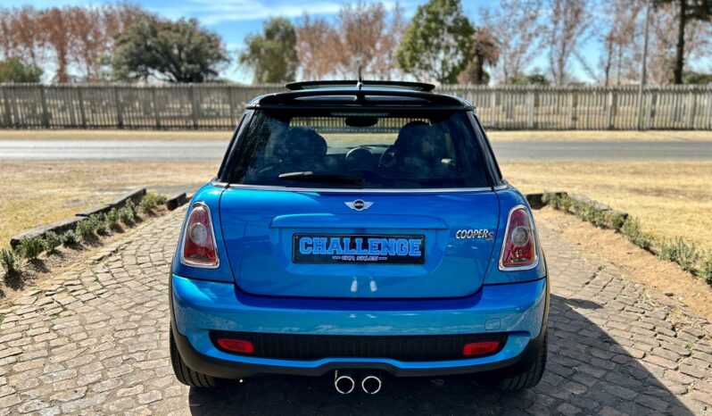 
								2011 MINI Cooper S full									