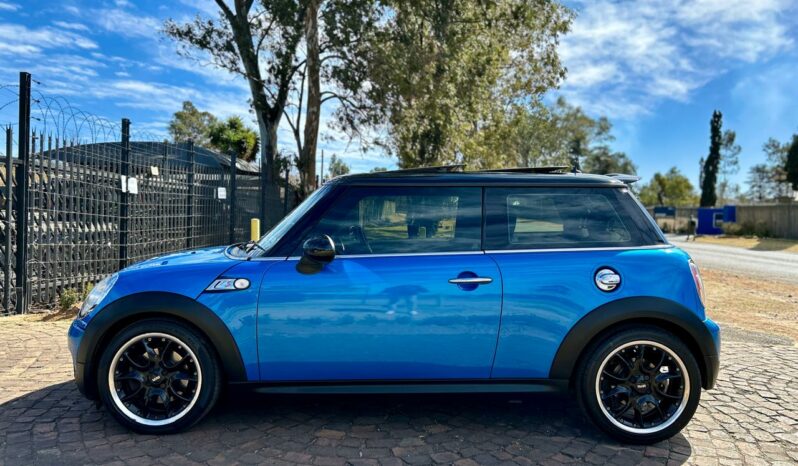 
								2011 MINI Cooper S full									