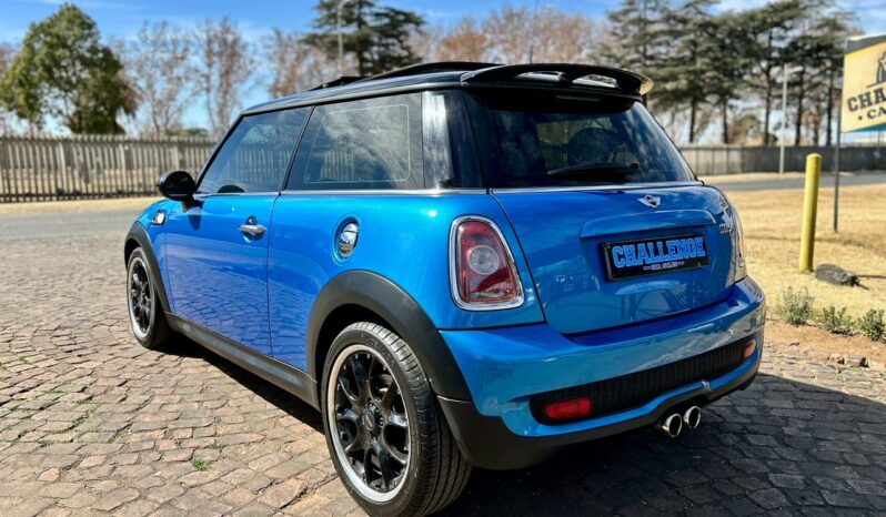 
								2011 MINI Cooper S full									