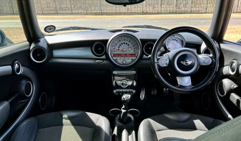 
								2011 MINI Cooper S full									