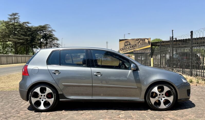 
								2005 Volkswagen Golf GTi full									