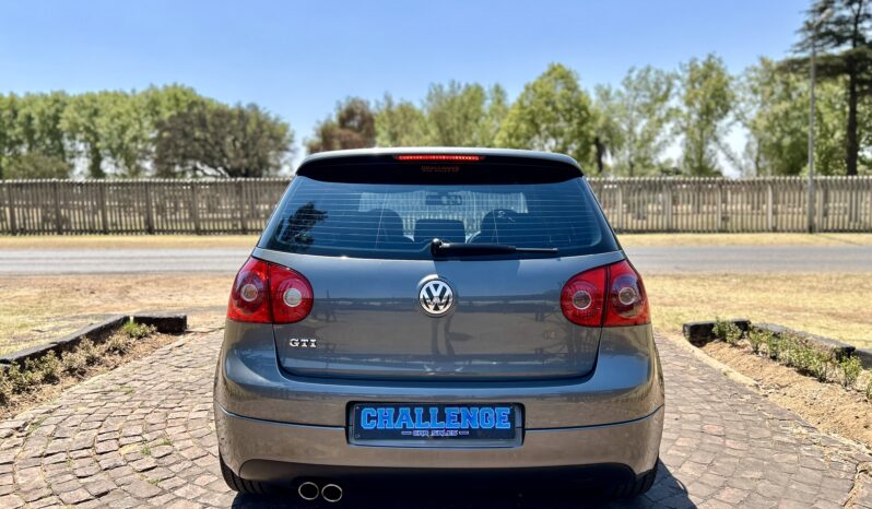 
								2005 Volkswagen Golf GTi full									