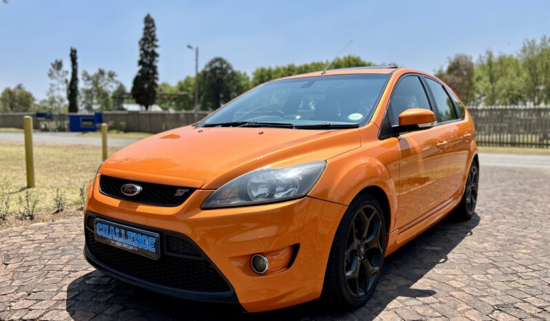 
								2010 Ford Focus ST 5-Door full									