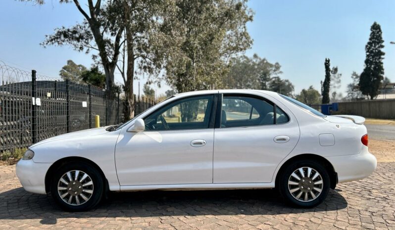 
								Hyundai Elantra 1.6 GLS full									