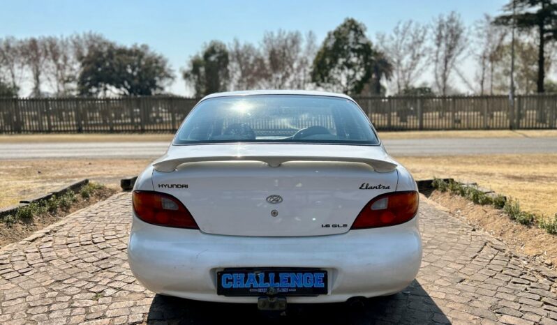 
								Hyundai Elantra 1.6 GLS full									