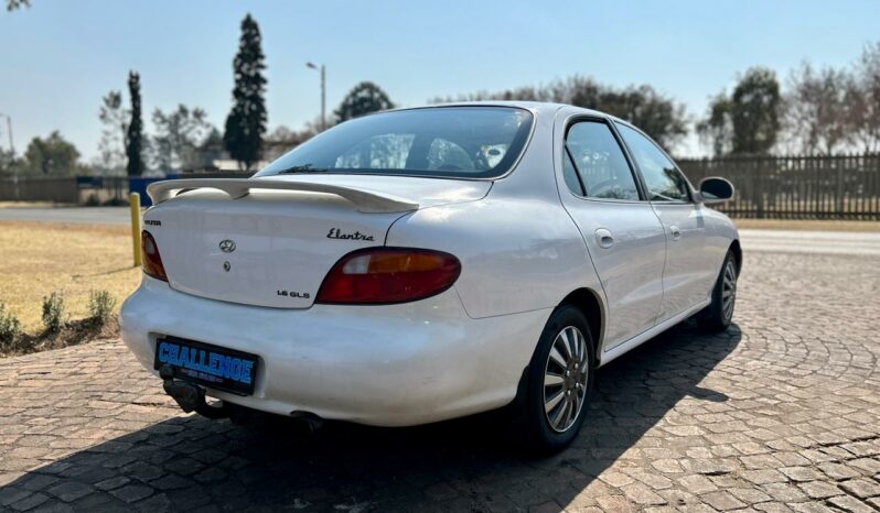 
								Hyundai Elantra 1.6 GLS full									