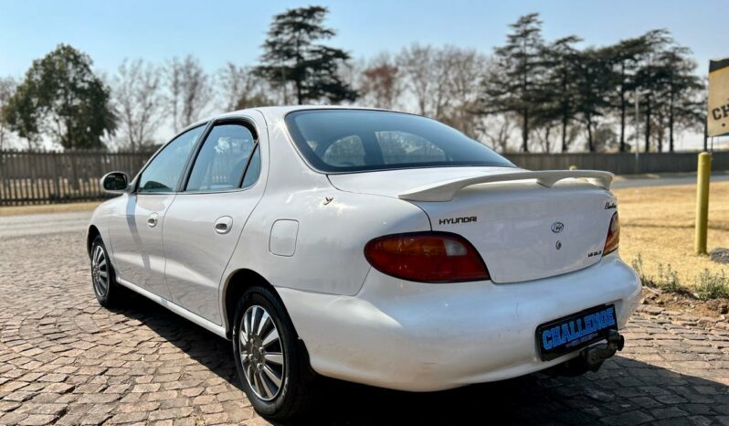 
								Hyundai Elantra 1.6 GLS full									