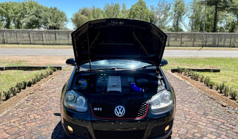 
								Volkswagen Golf GTI DSG full									