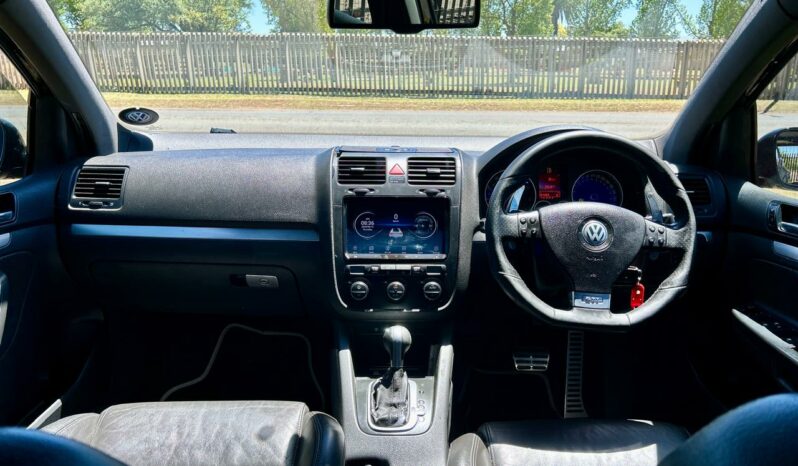 
								Volkswagen Golf GTI DSG full									