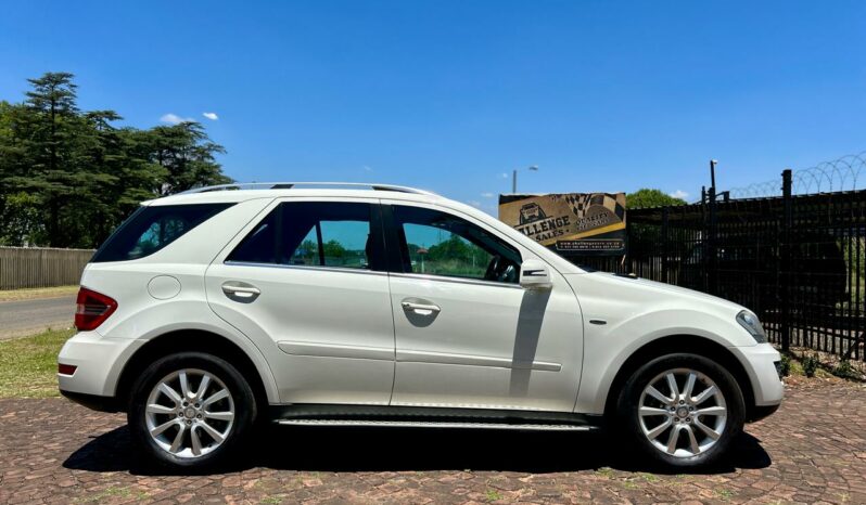 
								Mercedes-Benz ML350CDI Grand Edition full									