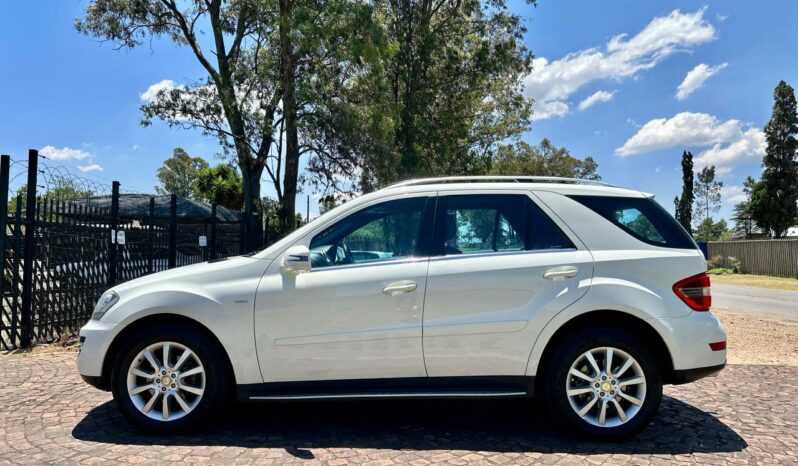 
								Mercedes-Benz ML350CDI Grand Edition full									