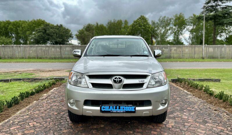 
								Toyota Hilux V6 4.0 Double Cab 4×4 Raider full									