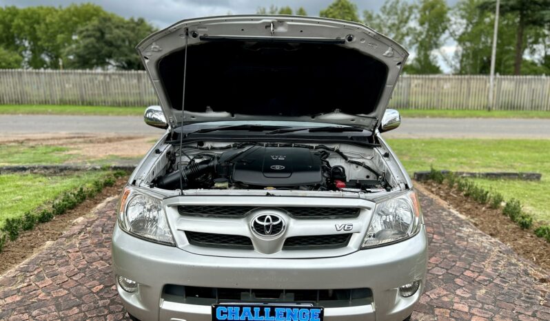 
								Toyota Hilux V6 4.0 Double Cab 4×4 Raider full									