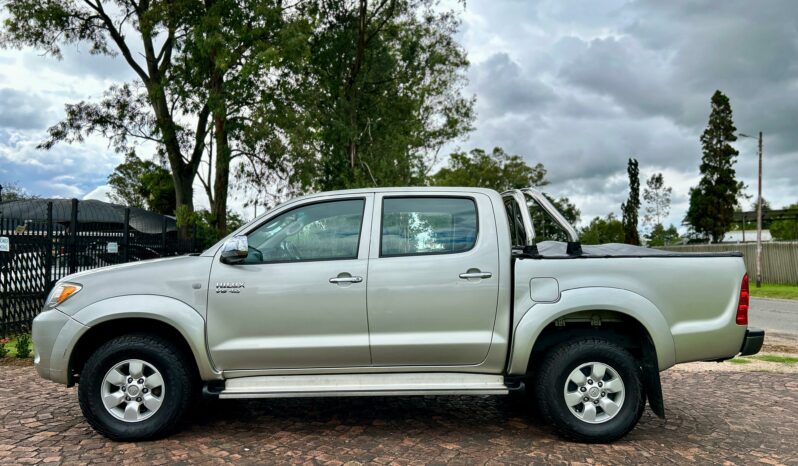 
								Toyota Hilux V6 4.0 Double Cab 4×4 Raider full									