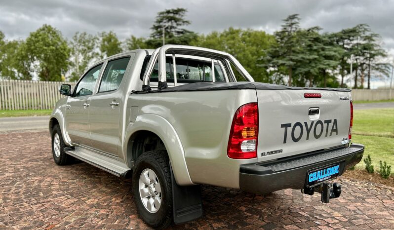 
								Toyota Hilux V6 4.0 Double Cab 4×4 Raider full									