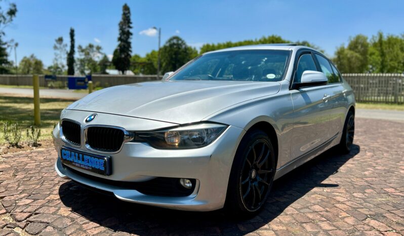 
								BMW 3 Series 320i auto full									