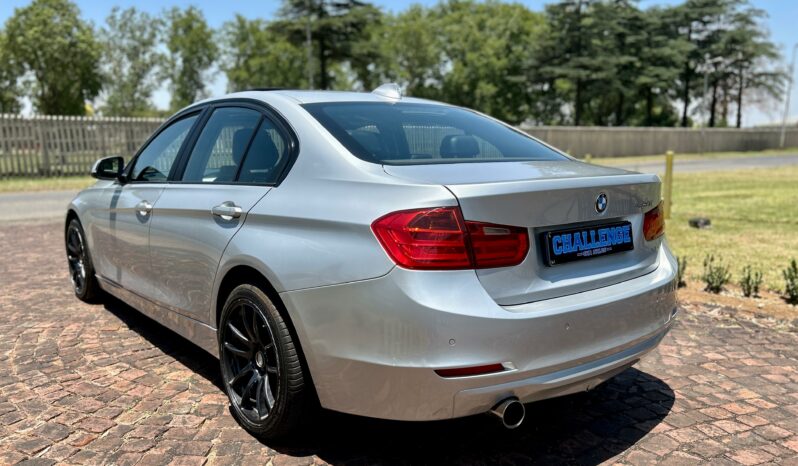 
								BMW 3 Series 320i auto full									