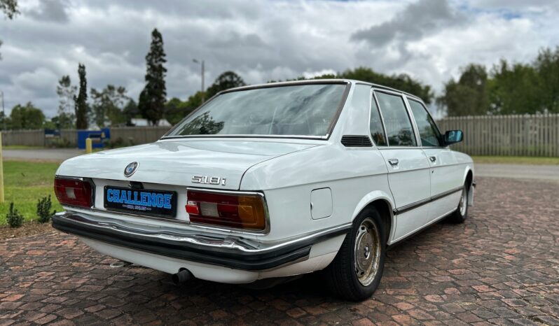 
								BMW 5 Series 518i E12 full									