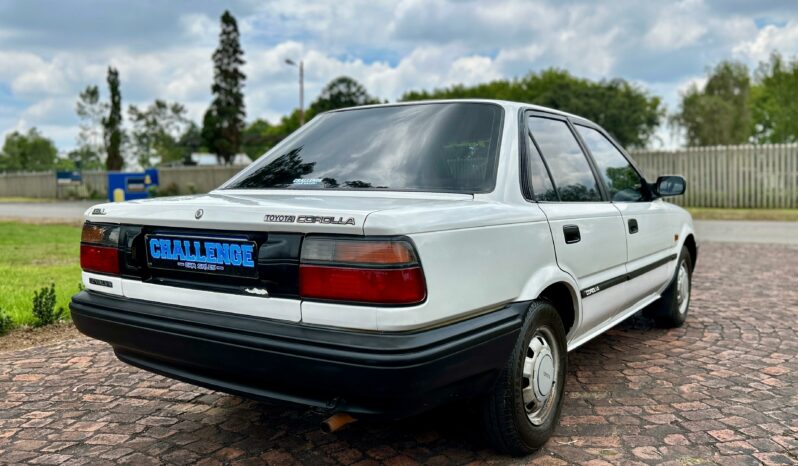 
								Toyota Corolla 1.3 L full									