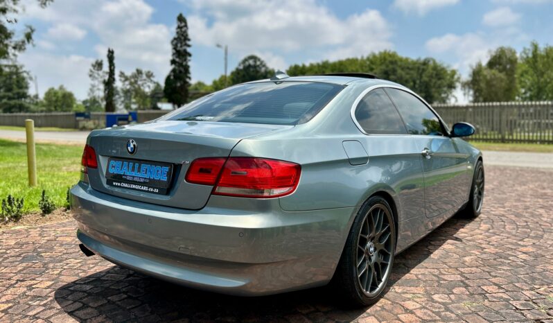 
								BMW 3 Series 325i Coupe full									