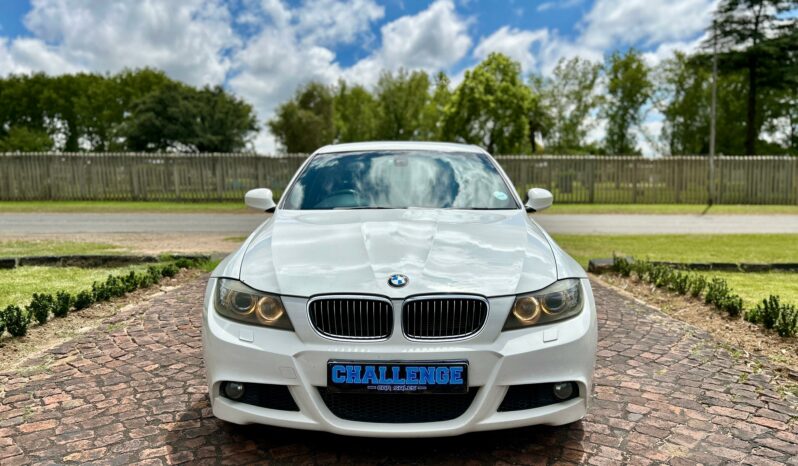 
								BMW 3 Series 323i M Sport full									