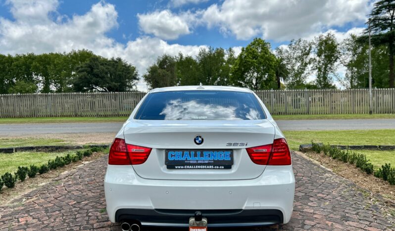 
								BMW 3 Series 323i M Sport full									