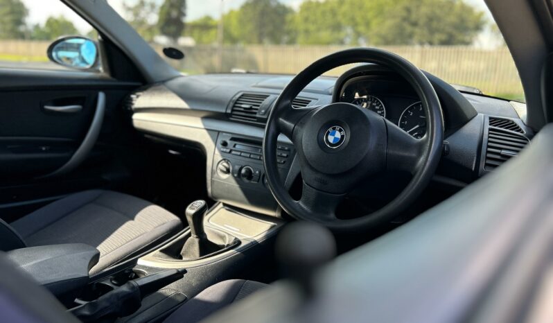 
								BMW 1 Series 116i 3-Door full									