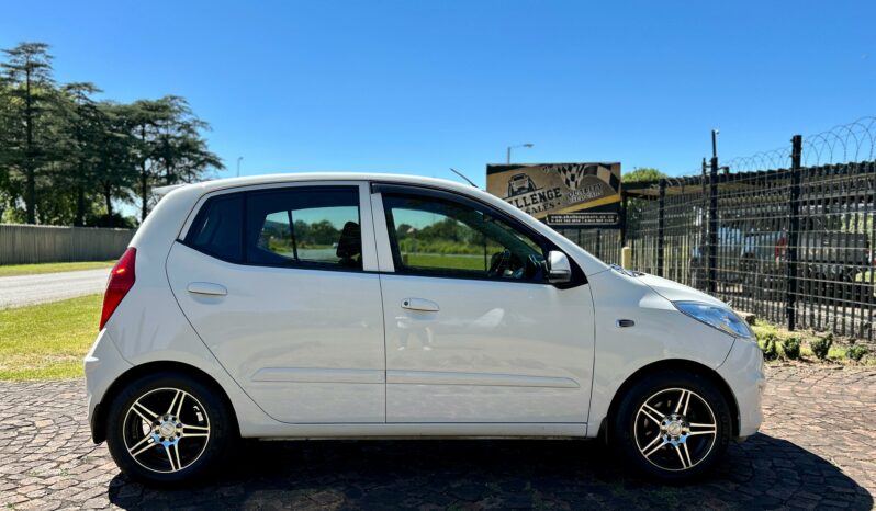 
								Hyundai i10 1.1 Motion full									