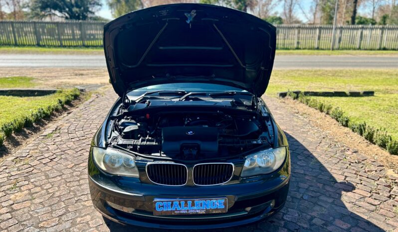 
								BMW 1 Series 116i 3-Door full									
