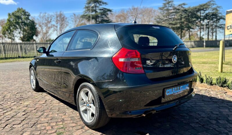 
								BMW 1 Series 116i 3-Door full									
