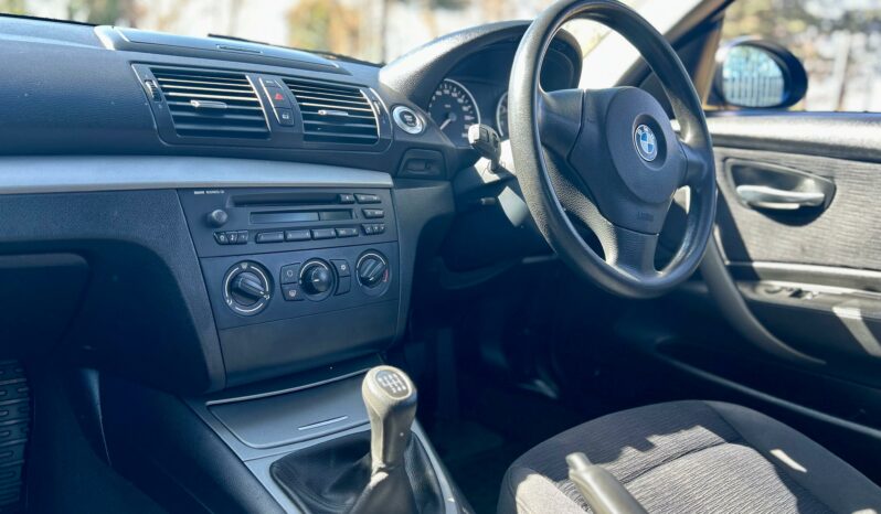 
								BMW 1 Series 116i 3-Door full									