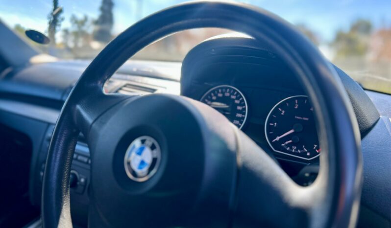 
								BMW 1 Series 116i 3-Door full									