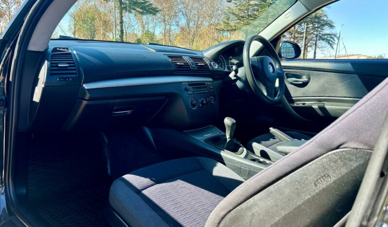 
								BMW 1 Series 116i 3-Door full									