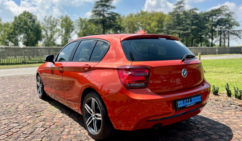 
								BMW 1 Series 118i 5-Door Sport full									