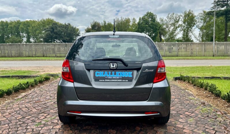 
								Honda Jazz 1.5 Executive full									