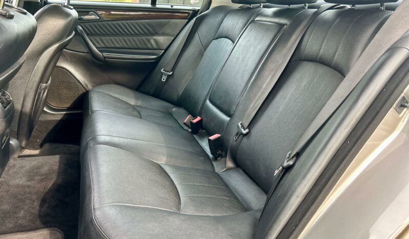 
								Mercedes-Benz C-Class -1UZ Lexus V8 full									