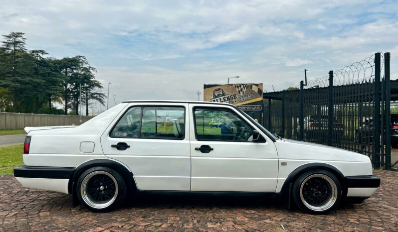 
								Volkswagen Jetta 2.0 16V Exec full									