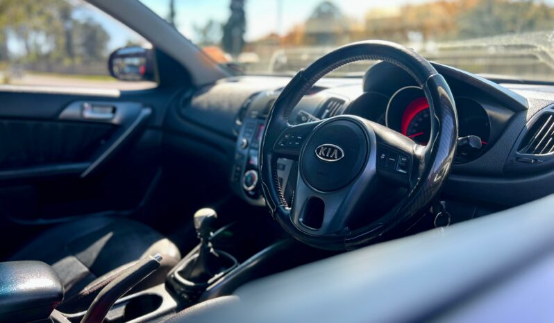 
								Kia Cerato Sedan 2.0 SX full									