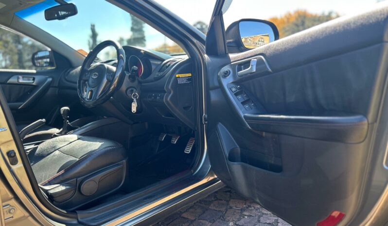 
								Kia Cerato Sedan 2.0 SX full									