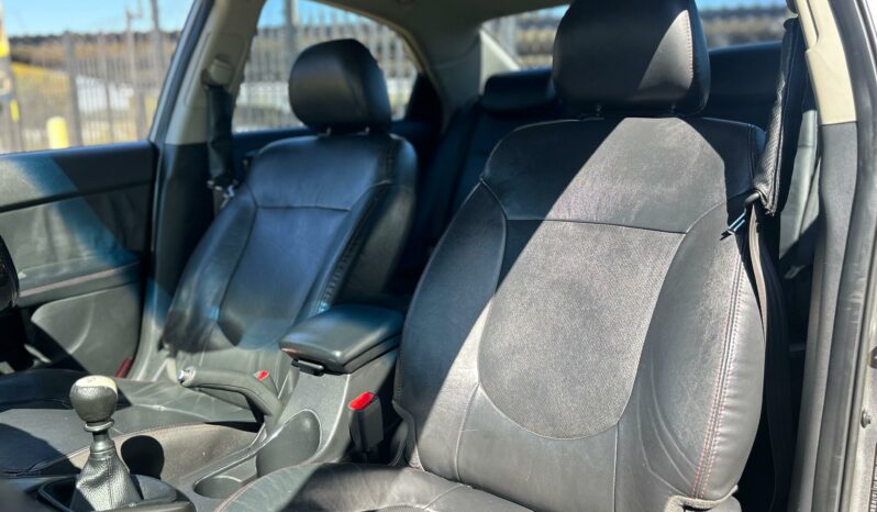 
								Kia Cerato Sedan 2.0 SX full									