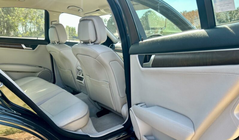 
								Mercedes-Benz C-Class C350CDI Elegance full									