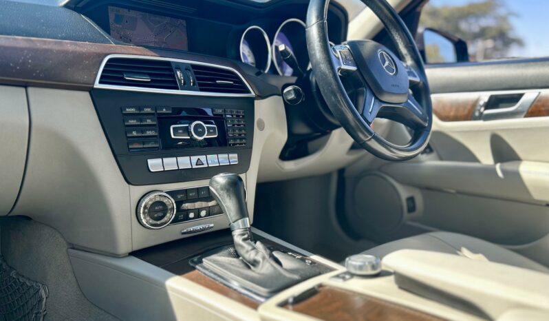 
								Mercedes-Benz C-Class C350CDI Elegance full									