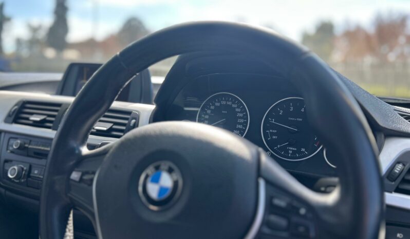 
								BMW 3 Series 316i Auto full									
