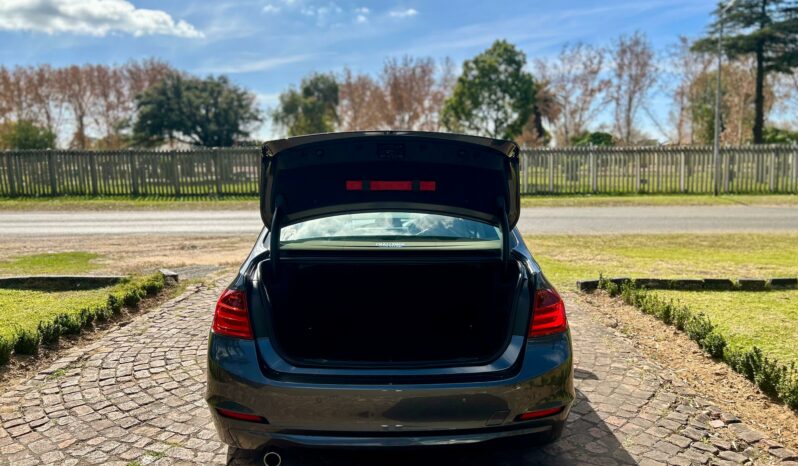 
								BMW 3 Series 316i Auto full									