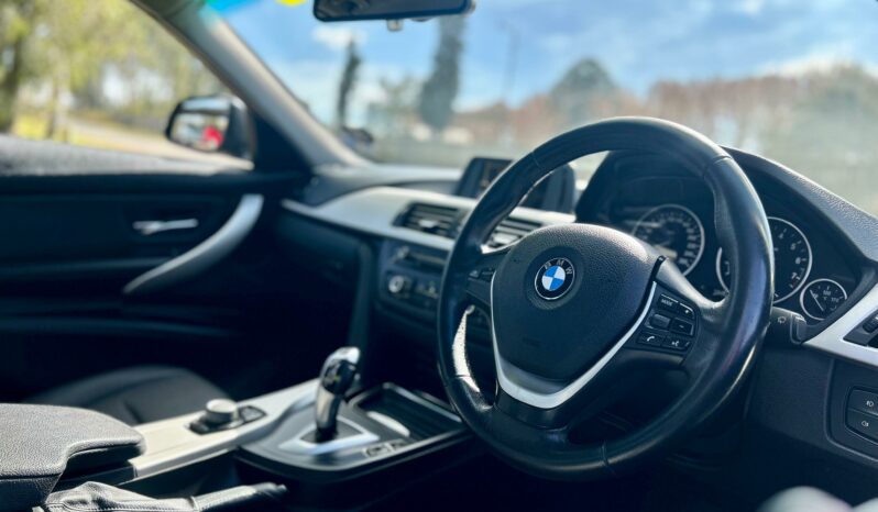 
								BMW 3 Series 316i Auto full									