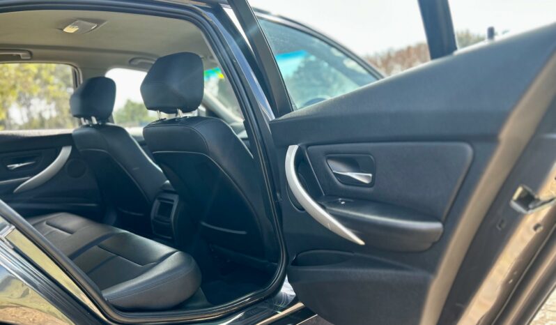 
								BMW 3 Series 316i Auto full									