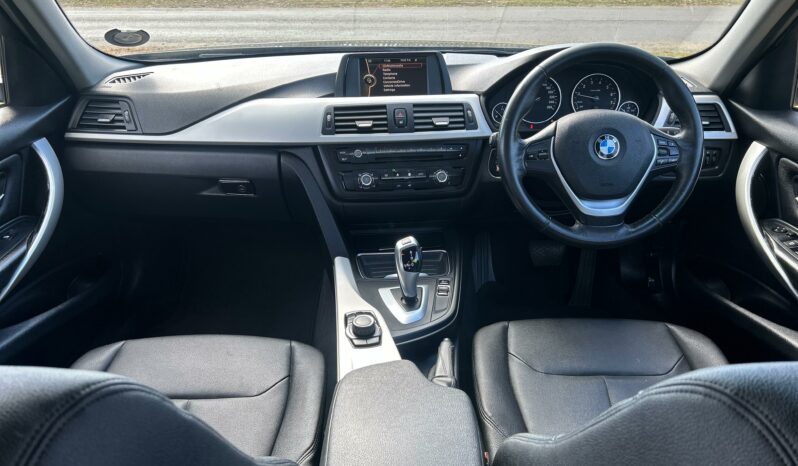 
								BMW 3 Series 316i Auto full									